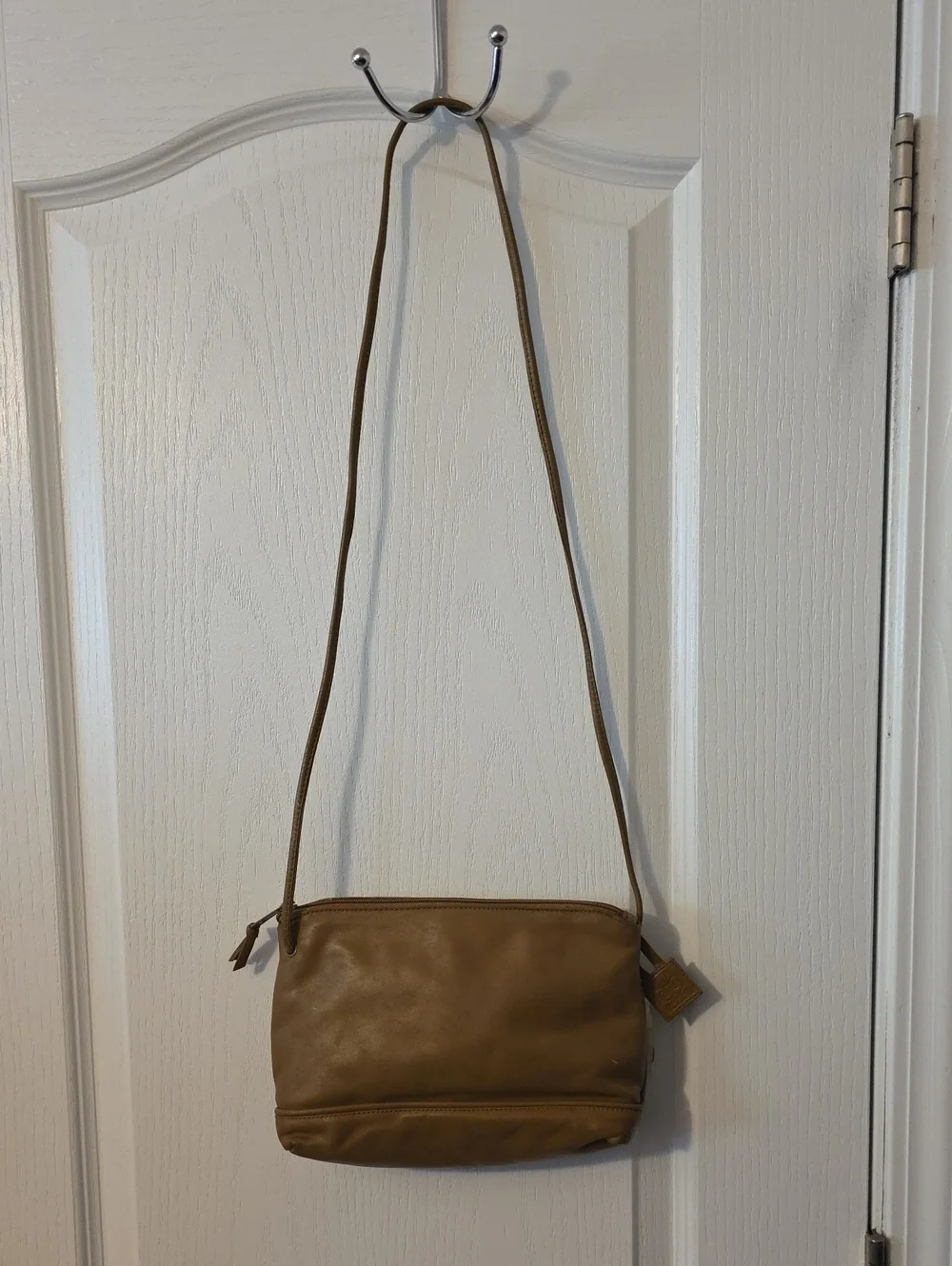 Vintage Amanda Smith Leather Classic Tan Crossbody Bag - Women's Shoulder Bag - Picture 1 of 3